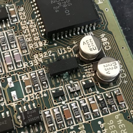 Amiga 600 with bad electrolyte leakage